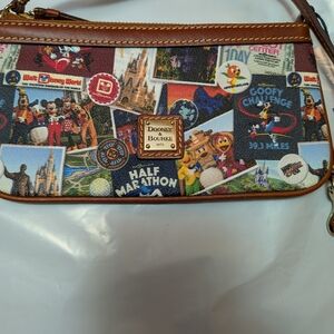 Dooney & Bourke RunDisney 2018 Walt Disney World Marathon Weekend wristlet 
